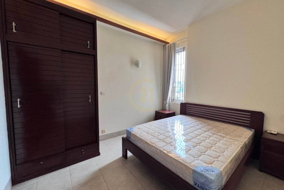 WESTERN TWO BEDROOM FOR RENT-BKK1