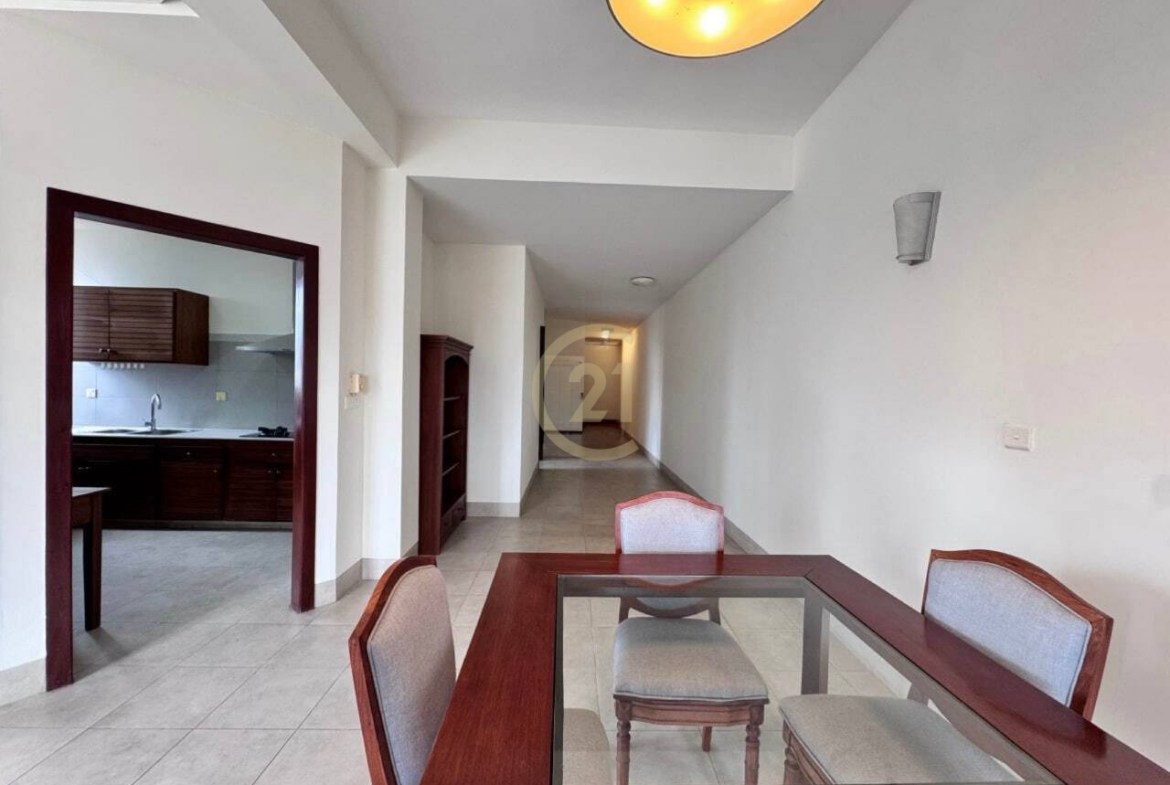 WESTERN TWO BEDROOM FOR RENT-BKK1