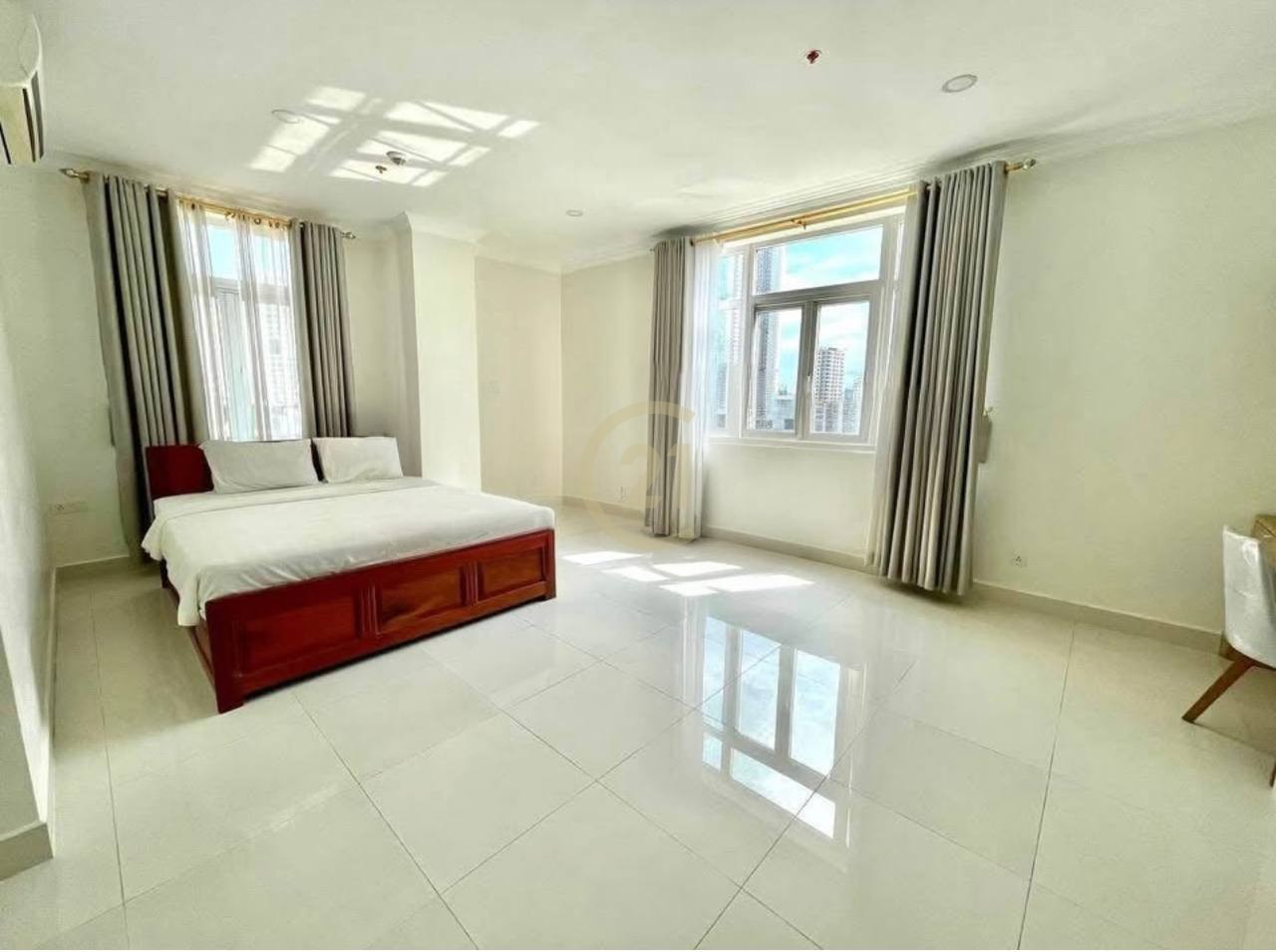 SPECIOUS TWO BEDROOM FOR RENT-BKK1