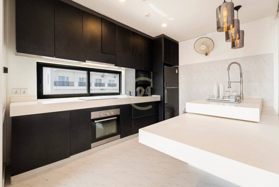 WESTERN PENTHOUSE FOR RENT-TONLE BASSAC