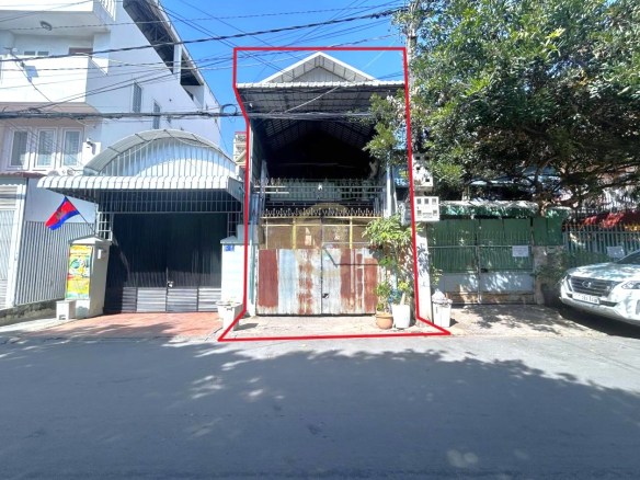 Spacious House for Sale | BKK3, Prime Location