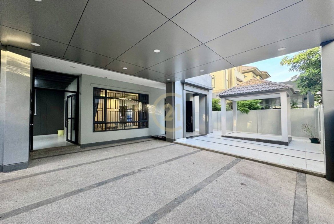 Queen Villa for rent at Borey Chip Mong 50m, Phnom Penh