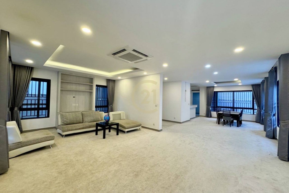 Queen Villa for rent at Borey Chip Mong 50m, Phnom Penh