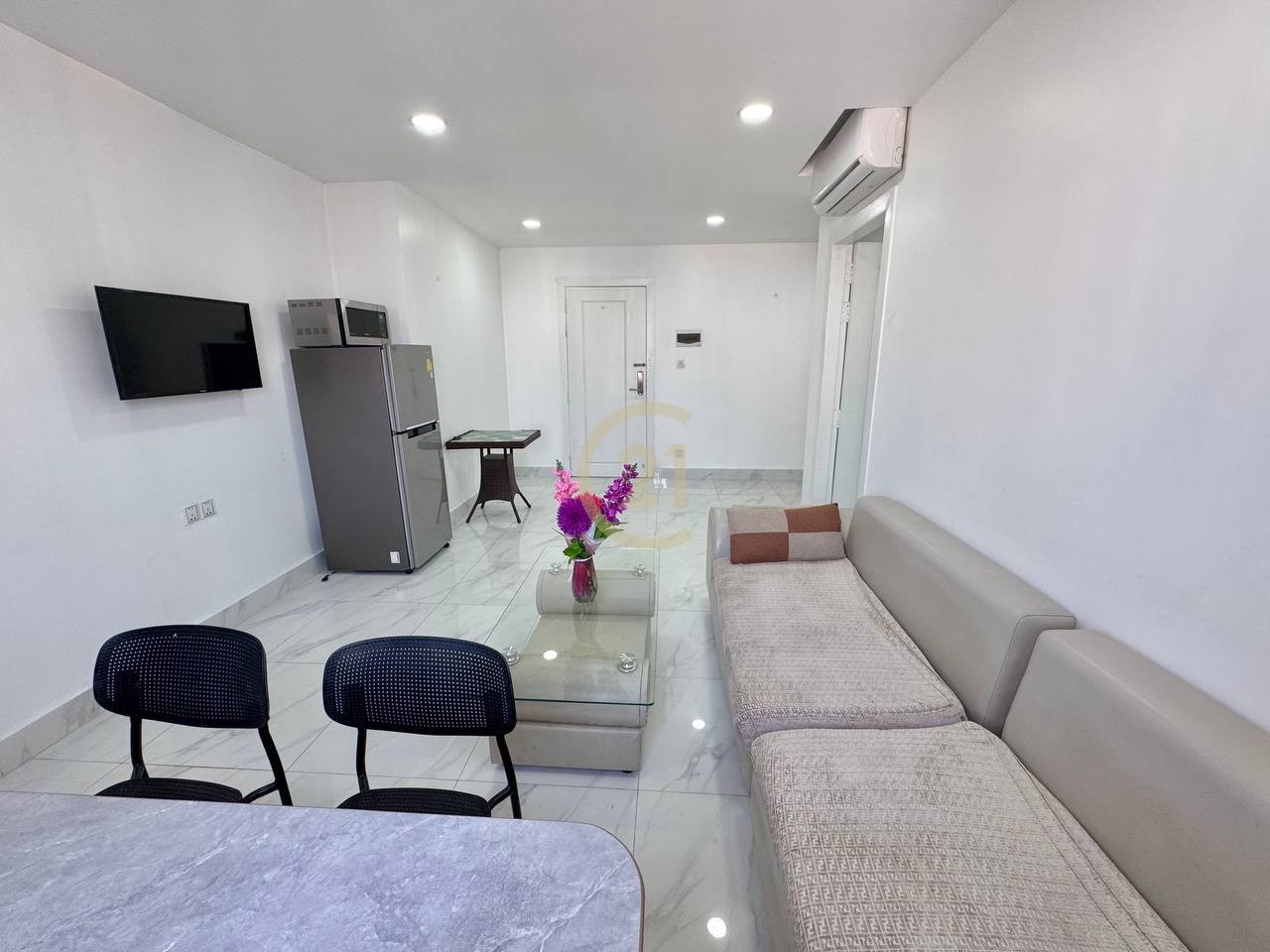 6303238259689065917 Cozy 1-Bedroom Apartment for Rent near Russian Market