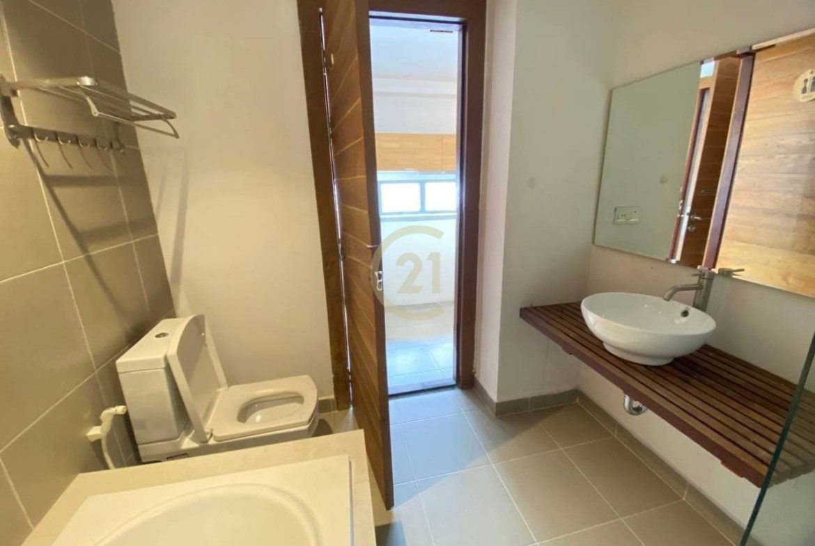 WESTERN ONE BEDROOM FOR RENT-BKK1