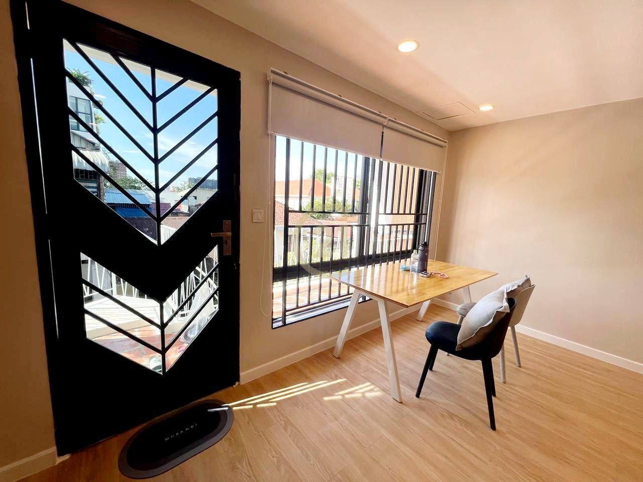 Condo One Bedroom For Rent At Toul Tompong