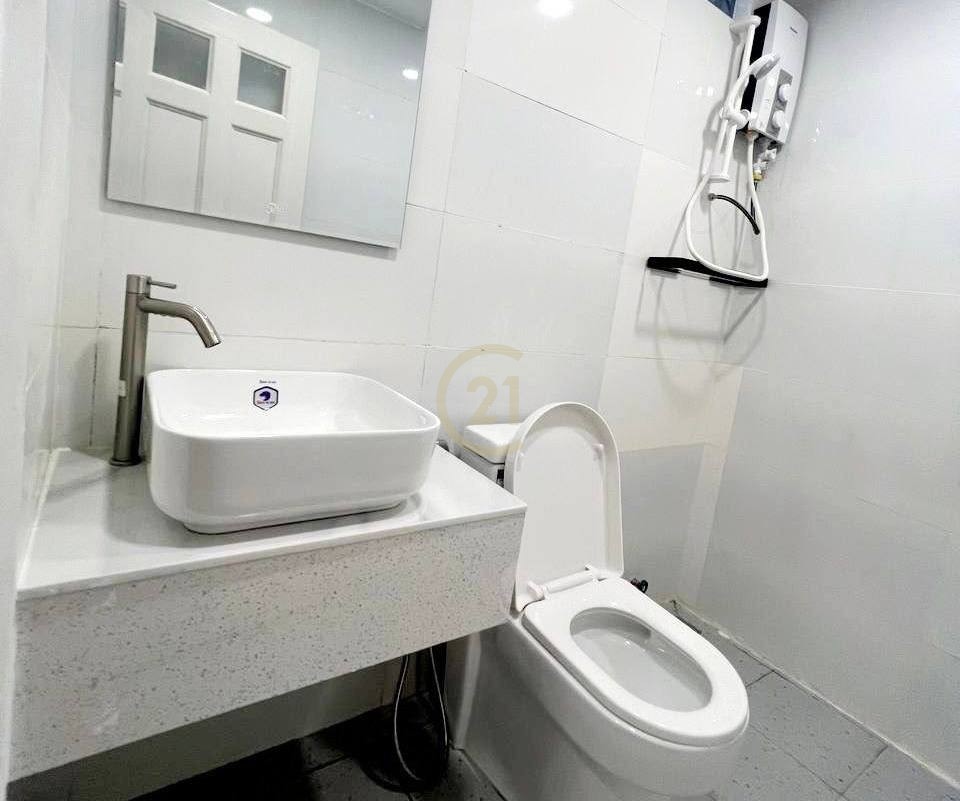 Condo One Bedroom For Rent At Toul Tompong