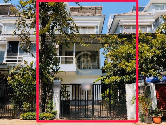 Villa Twin For Rent At Peng Hout Boeung Snor