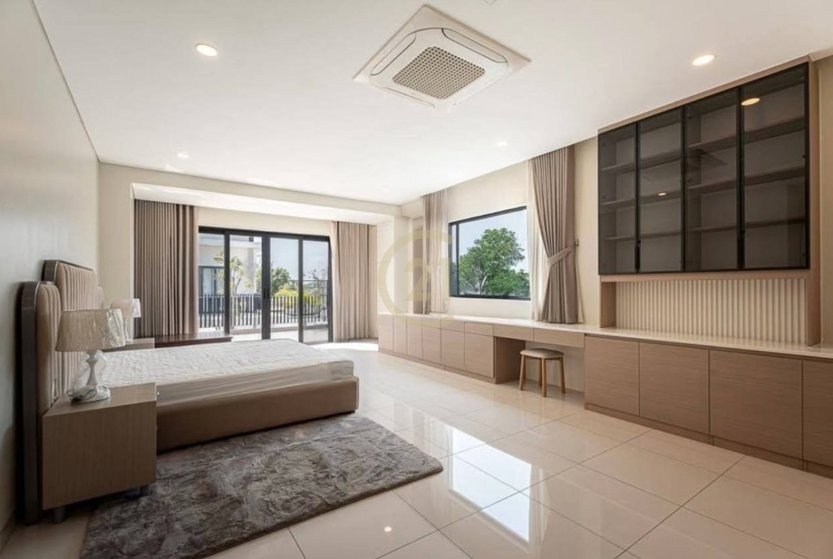 PRIVATE VILLA WITH SWIMMING POOL FOR RENT-NEW AIRPORT