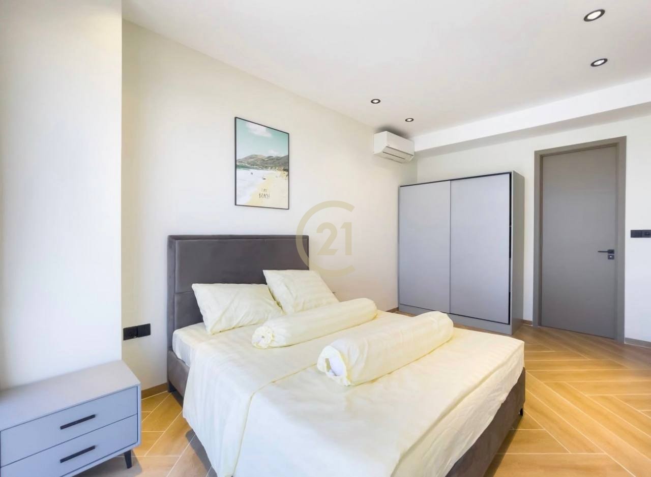 BRAND NEW THREE BEDROOM FOR RENT-BKK1