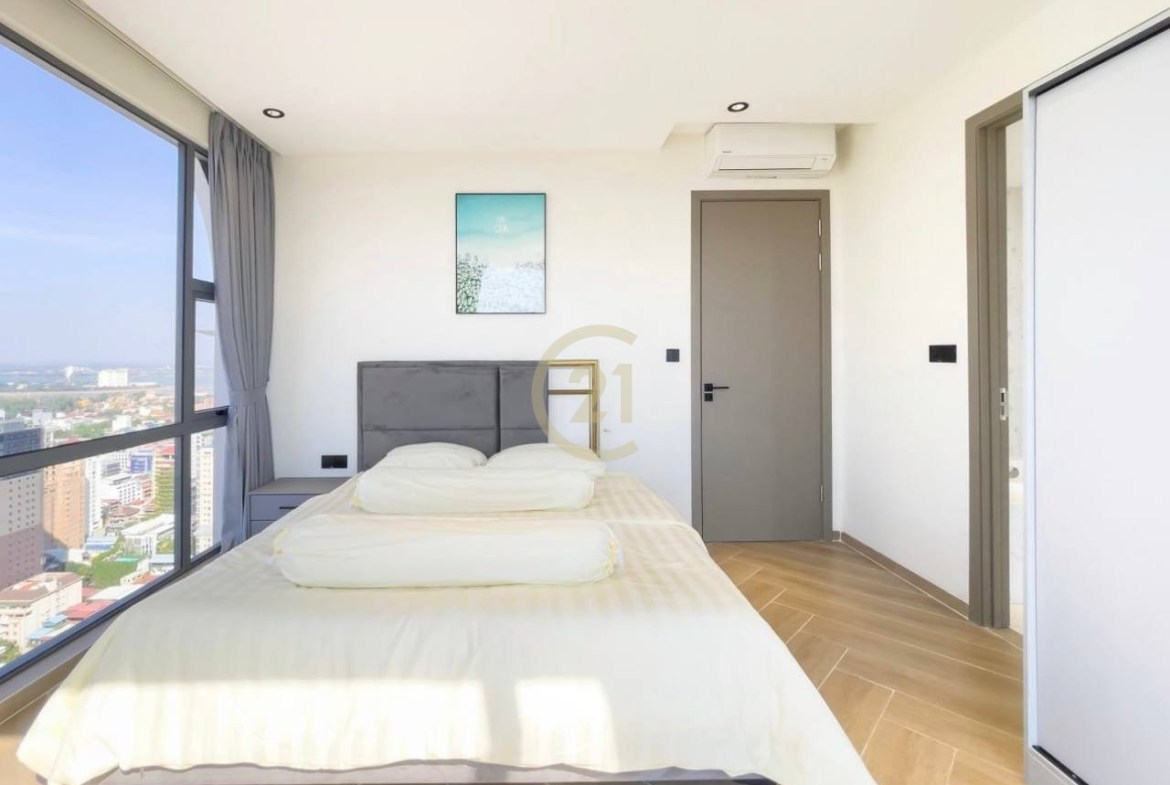 BRAND NEW THREE BEDROOM FOR RENT-BKK1