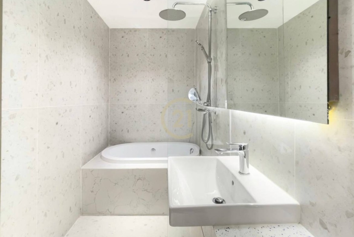BRAND NEW THREE BEDROOM FOR RENT-BKK1
