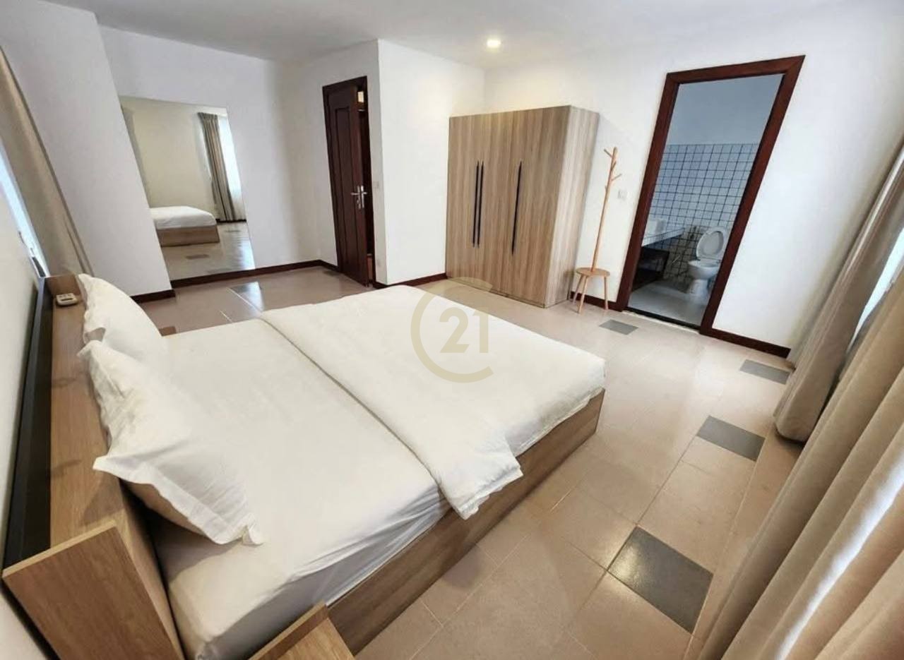 VINTAGE TWO BEDROOM FOR RENT-BKK1