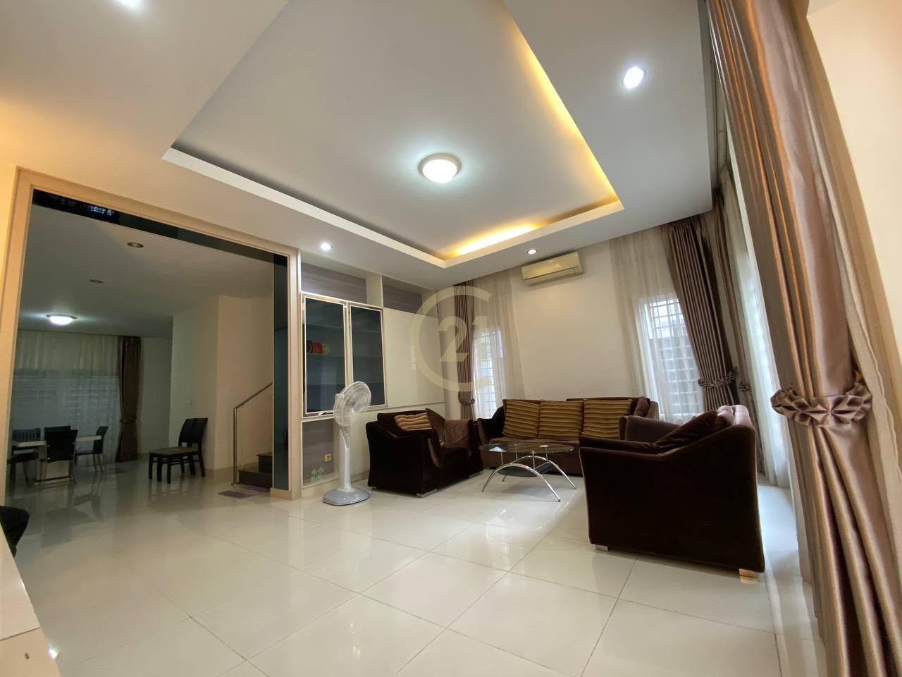 Villa Twin For Rent At Peng Houth