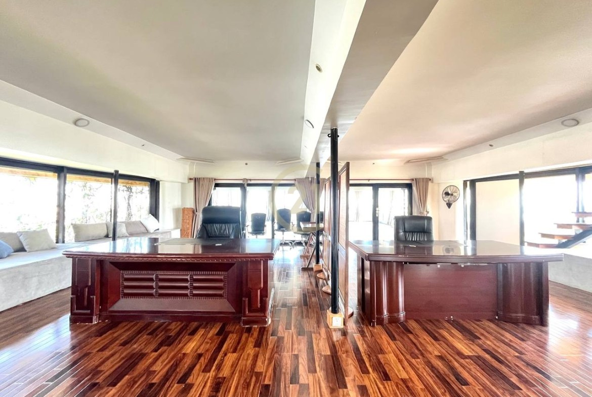 WESTERN PENTHOUSE FOR RENT-RIVER VIEW
