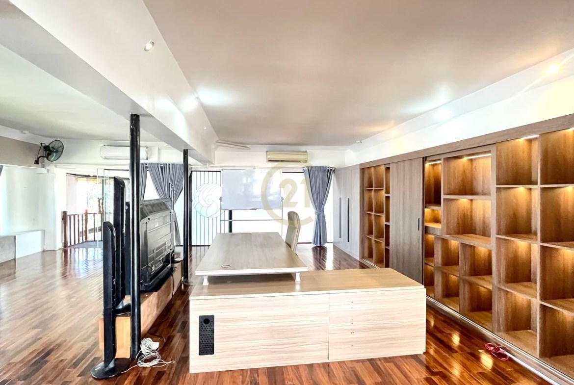 WESTERN PENTHOUSE FOR RENT-RIVER VIEW