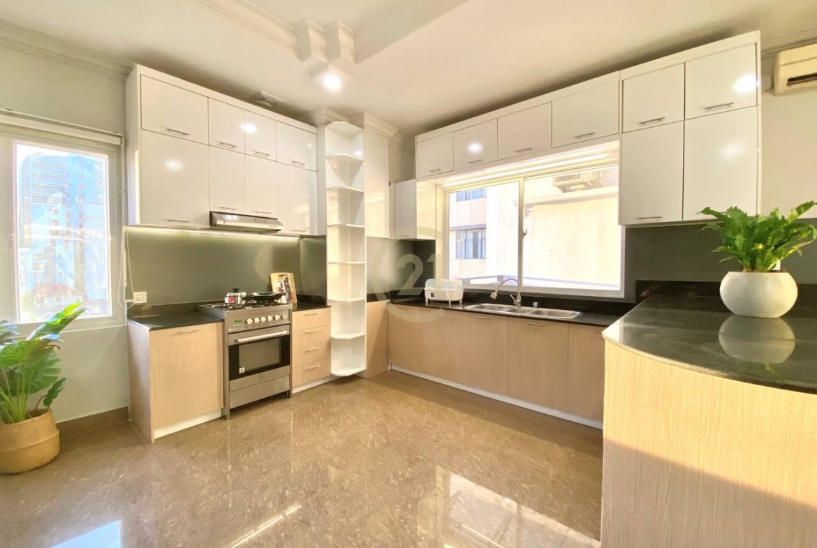 SPECIOUS FOUR BEDROOM FOR RENT-BKK1