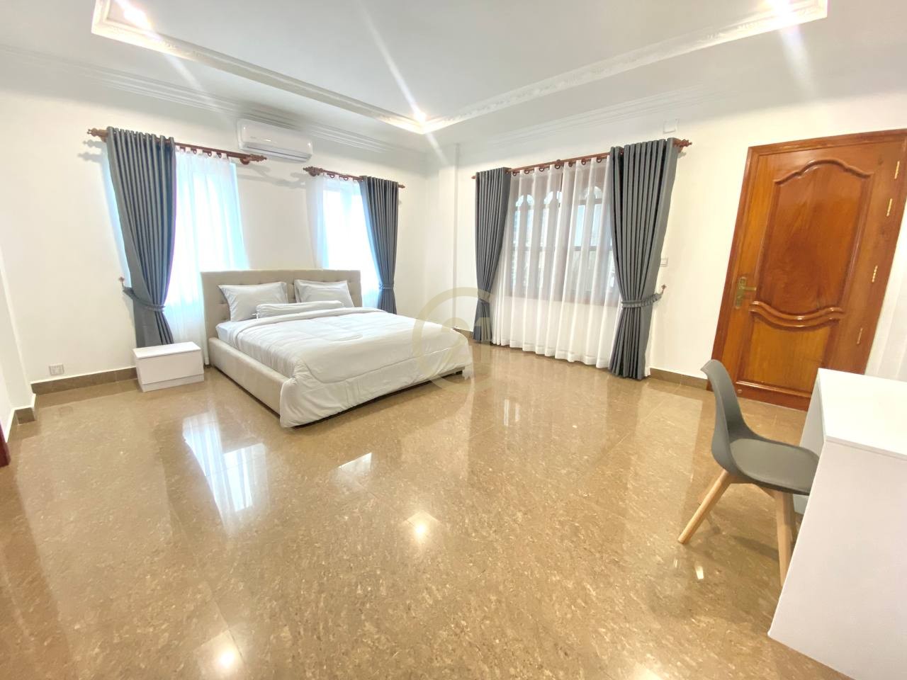 SPECIOUS FOUR BEDROOM FOR RENT-BKK1