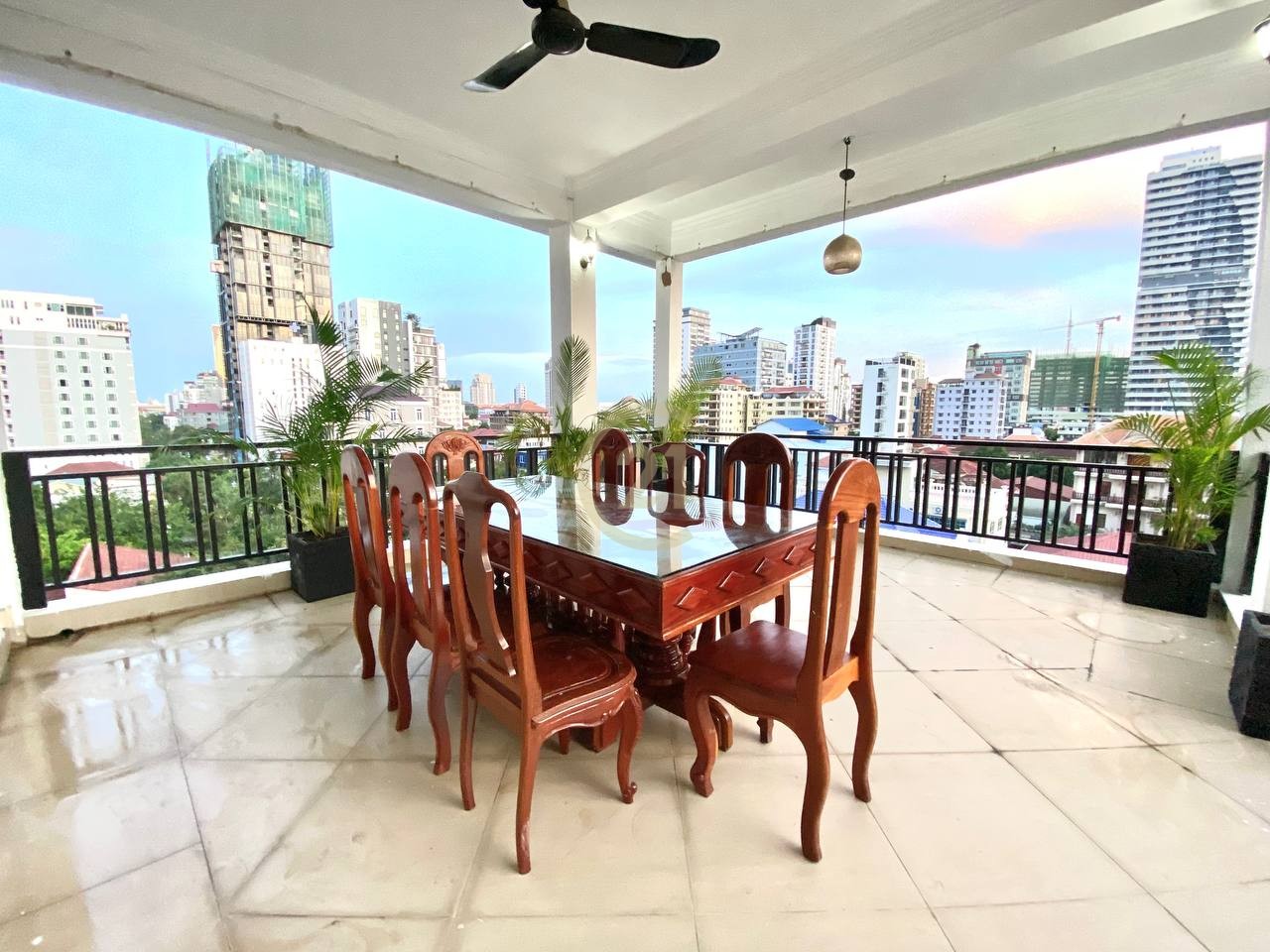 SPECIOUS FOUR BEDROOM FOR RENT-BKK1