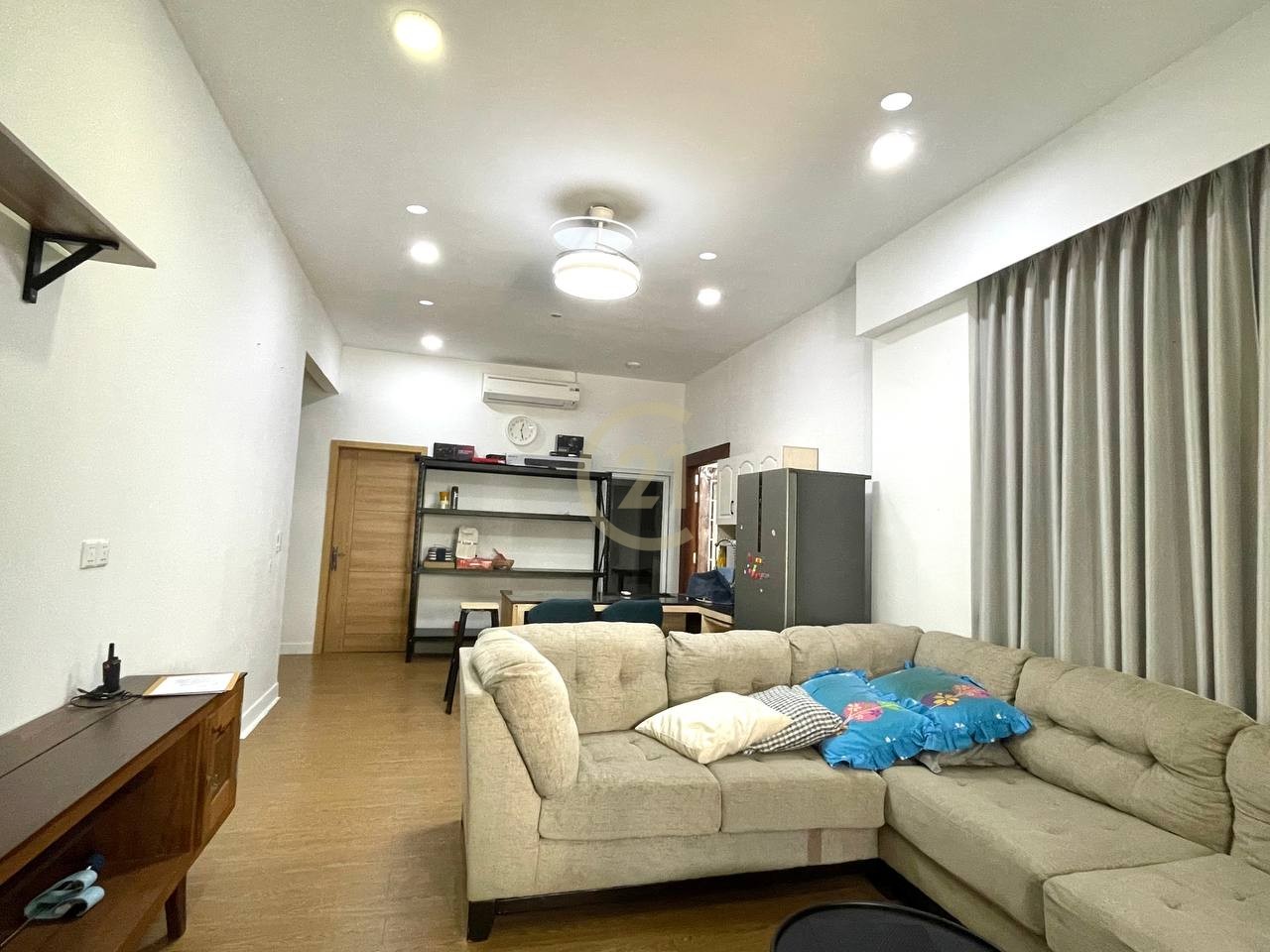 HOUSE ON SECOND FLOOR FOR RENT-OLYMPIC
