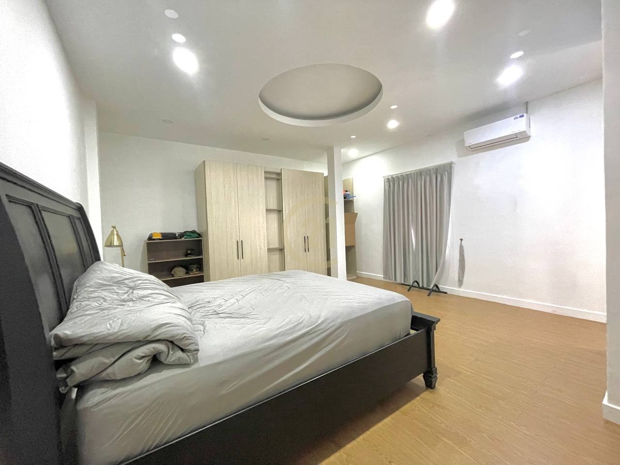 HOUSE ON SECOND FLOOR FOR RENT-OLYMPIC