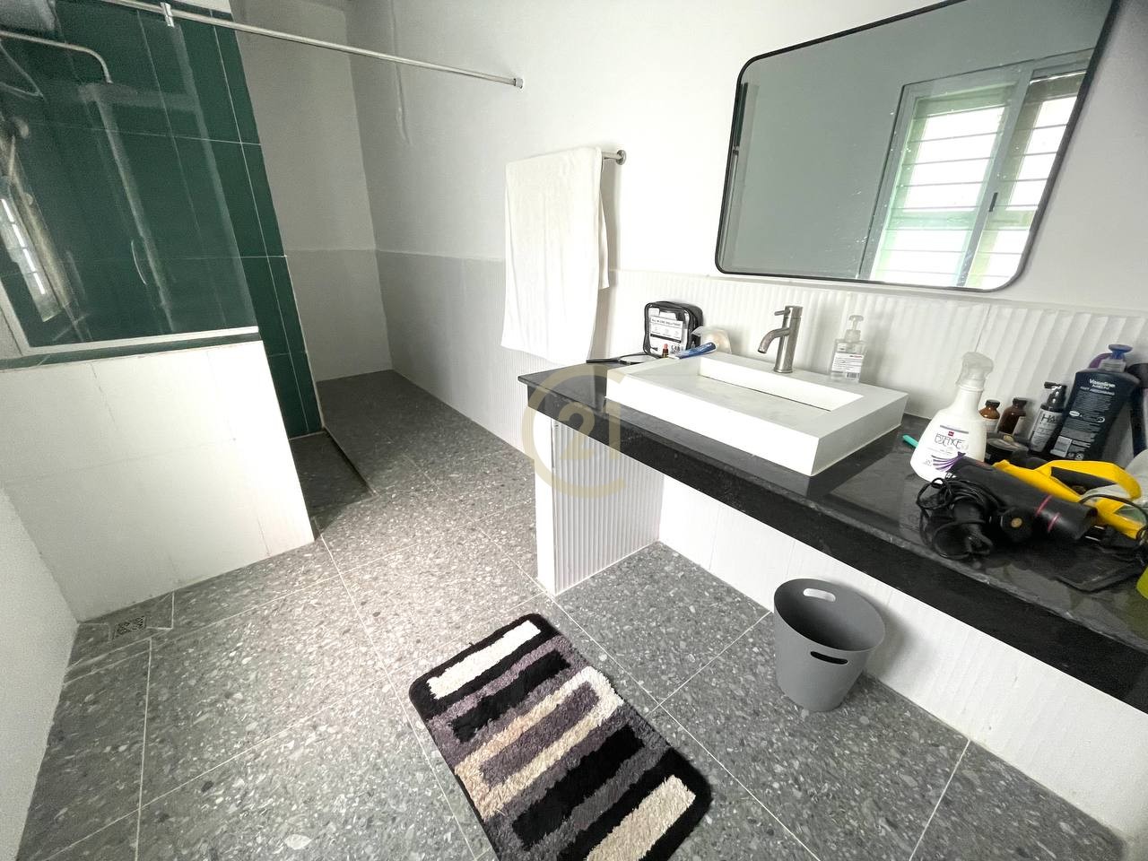 HOUSE ON SECOND FLOOR FOR RENT-OLYMPIC