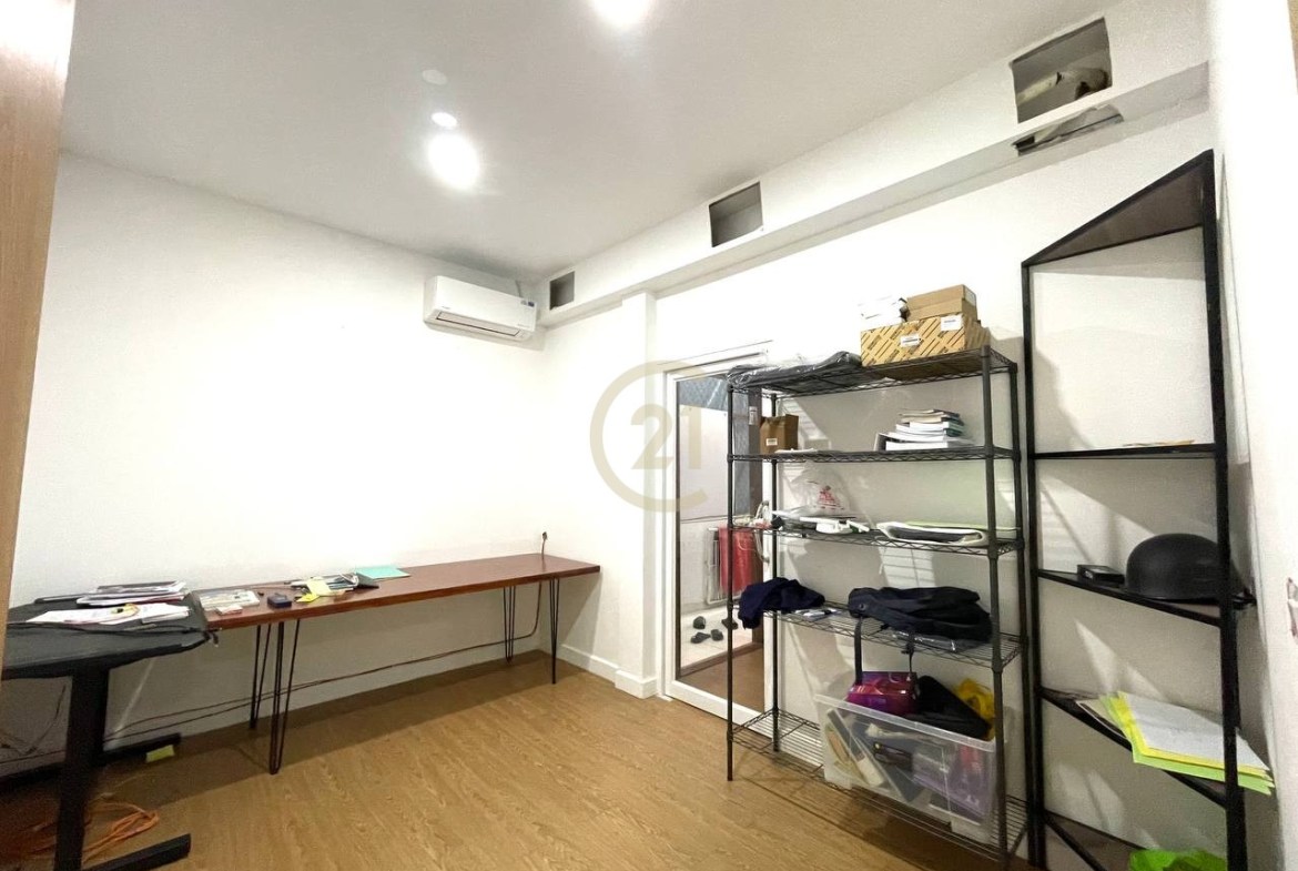 HOUSE ON SECOND FLOOR FOR RENT-OLYMPIC