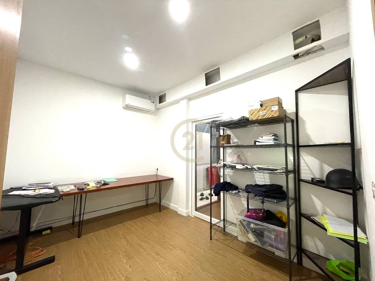 HOUSE ON SECOND FLOOR FOR RENT-OLYMPIC