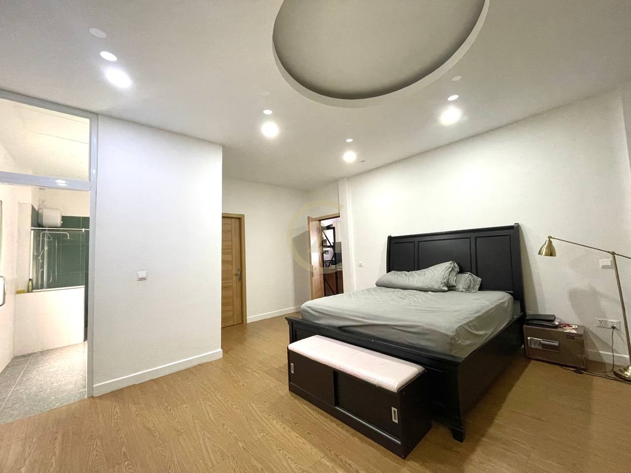 HOUSE ON SECOND FLOOR FOR RENT-OLYMPIC