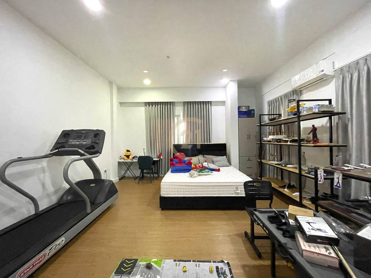 HOUSE ON SECOND FLOOR FOR RENT-OLYMPIC