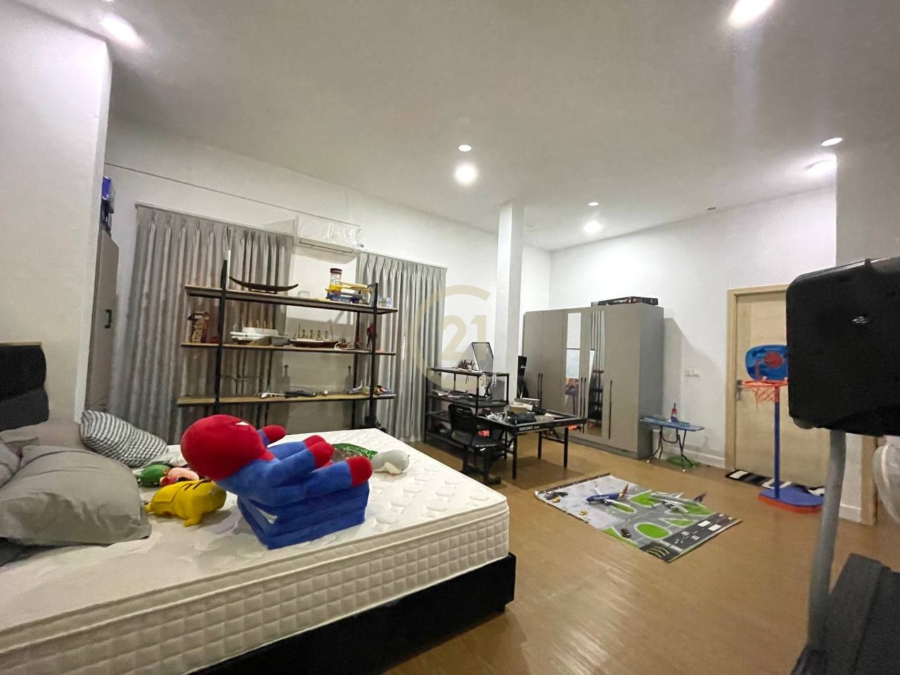 HOUSE ON SECOND FLOOR FOR RENT-OLYMPIC