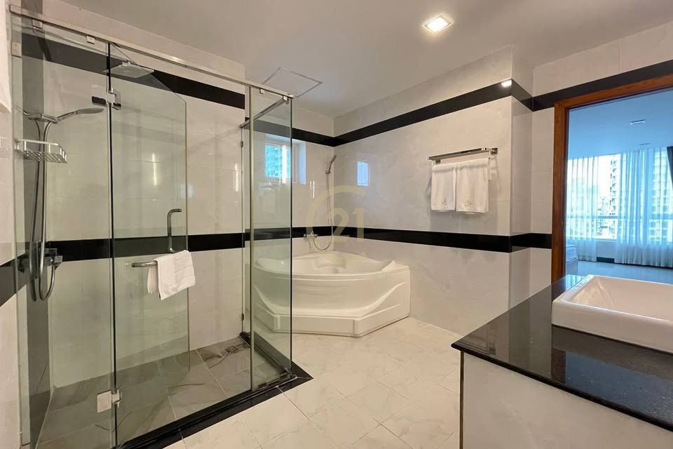 LUXURIOUS ONE BEDROOM FOR RENT-BKK2
