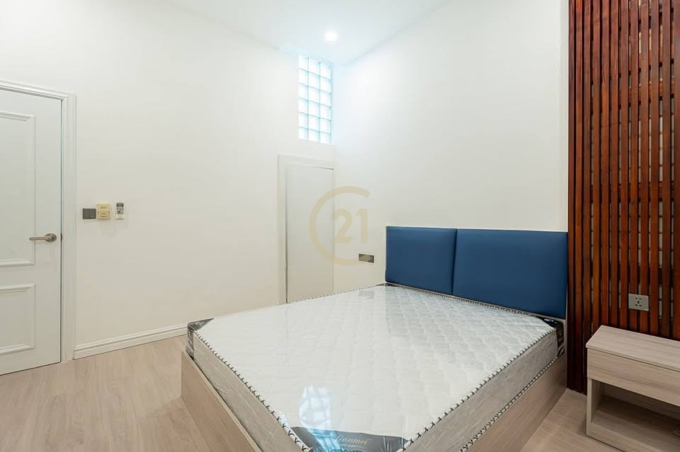 RENOVATED ONE BEDROOM FOR RENT-BKK1
