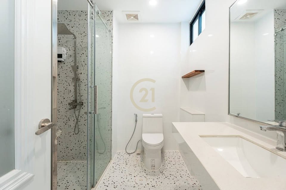 RENOVATED ONE BEDROOM FOR RENT-BKK1