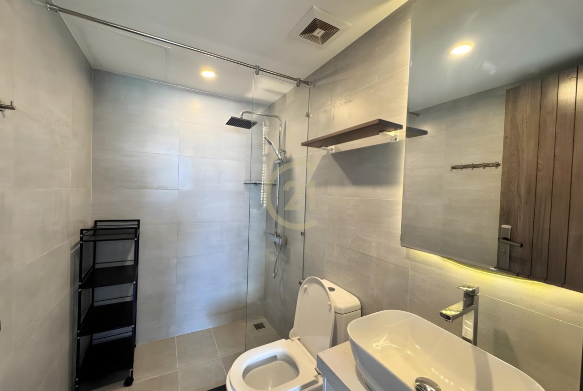 FANCY THREE BEDROOM FOR RENT-BEONG TRABAK