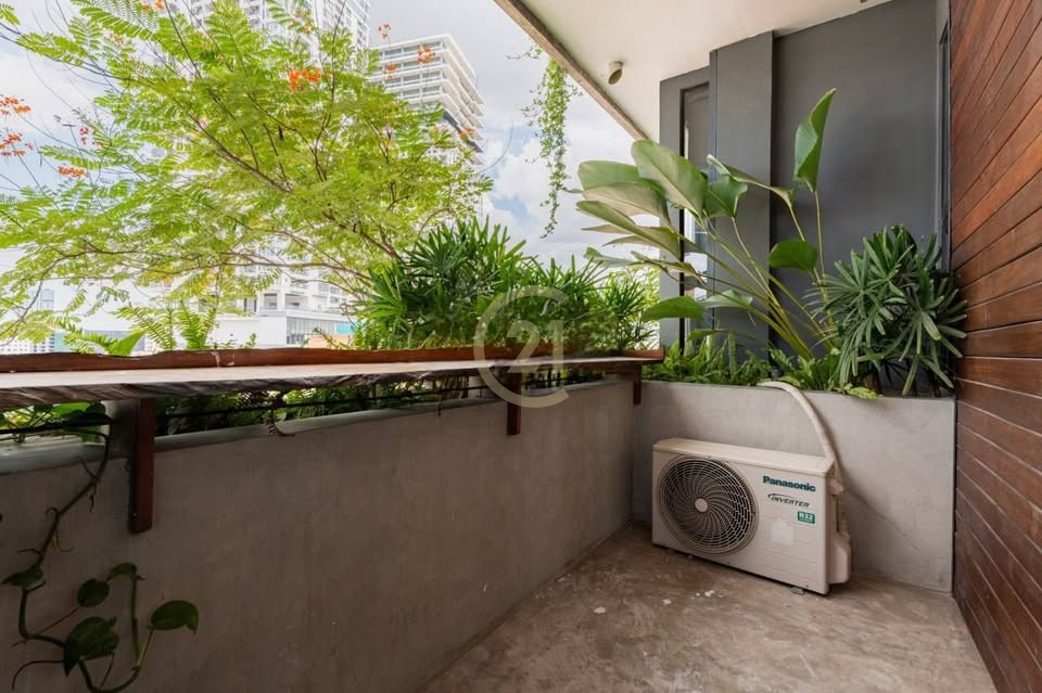 WESTERN TWO BEDROOM FOR RENT-TONLE BASSAC