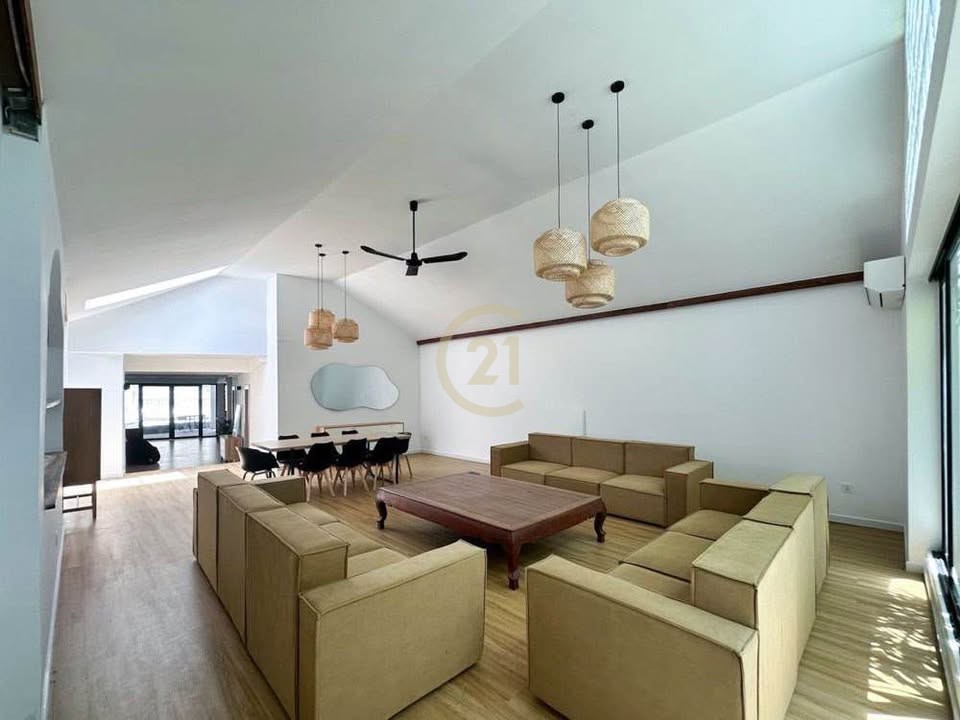 PRIVATE VILLA FOR RENT-DAUN PENH