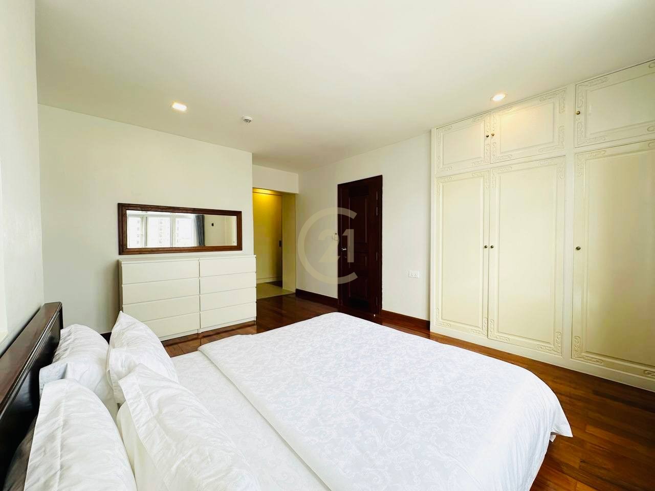 Lovely 3 Bedroom For Rent At Tonle Basac | Family Life Style