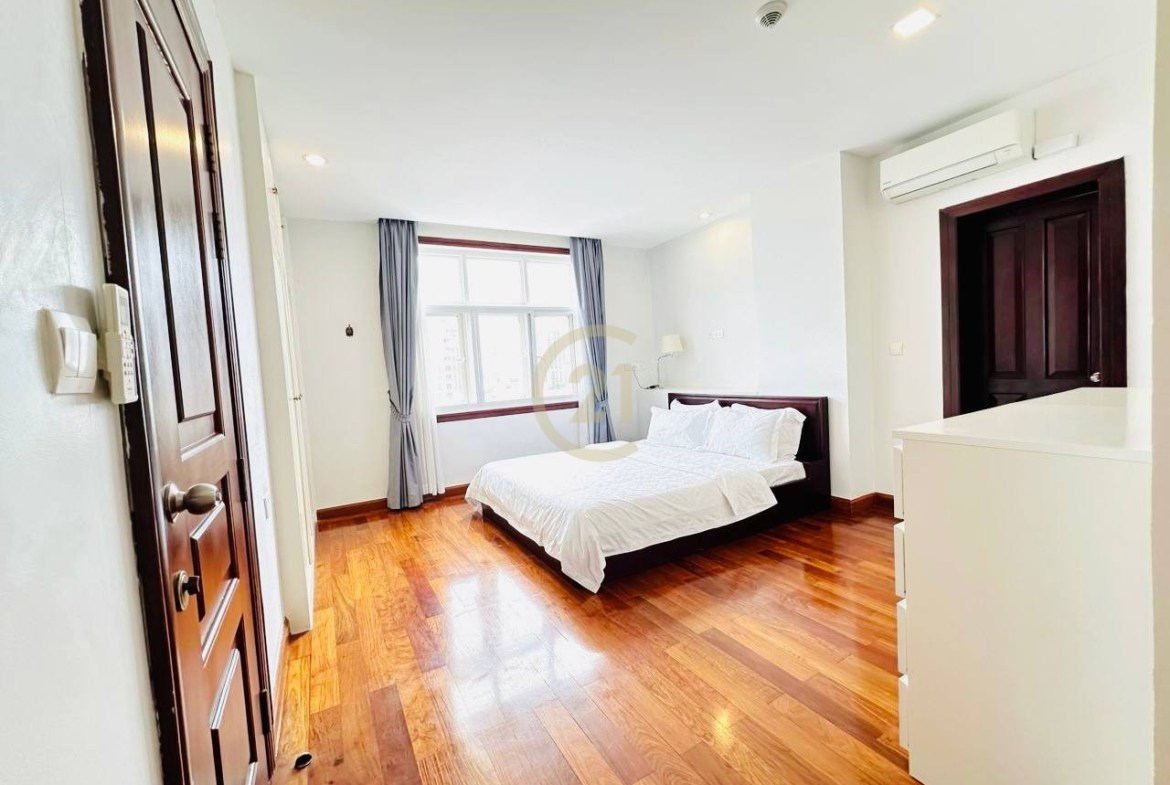 Lovely 3 Bedroom For Rent At Tonle Basac | Family Life Style