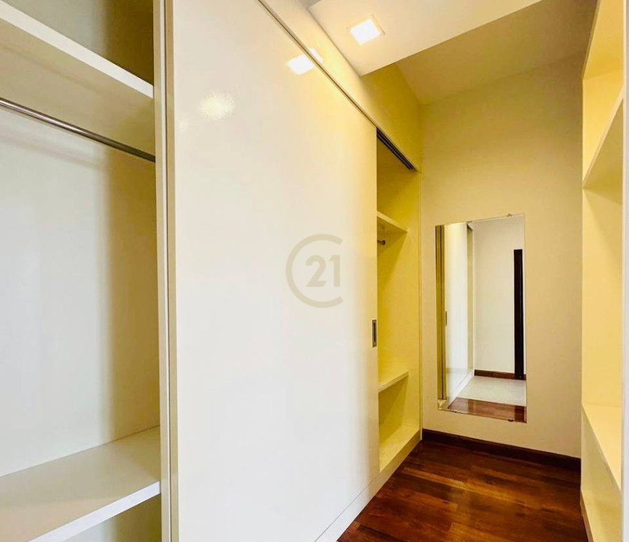 Lovely 3 Bedroom For Rent At Tonle Basac | Family Life Style