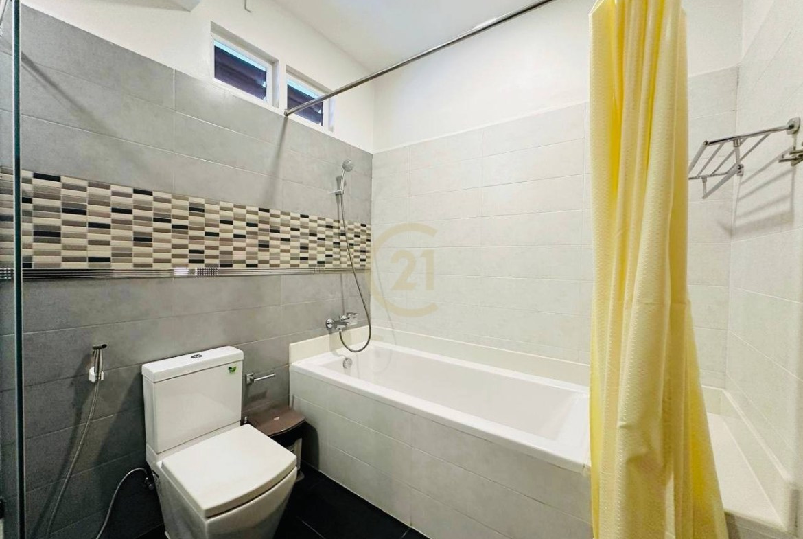 Lovely 3 Bedroom For Rent At Tonle Basac | Family Life Style