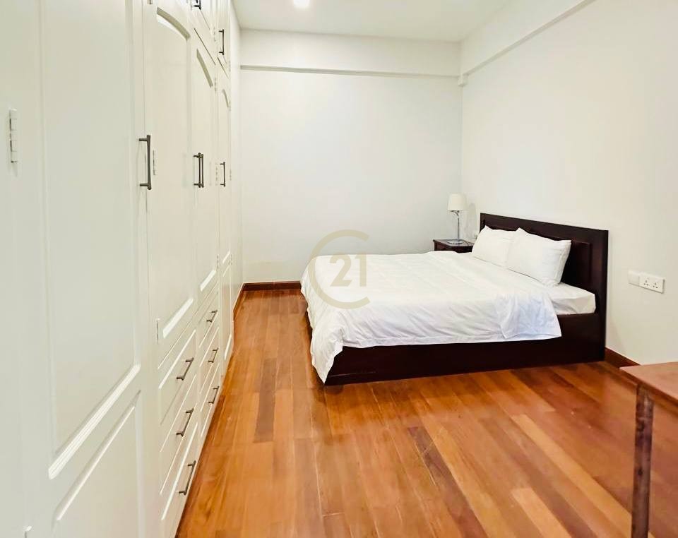 Lovely 3 Bedroom For Rent At Tonle Basac | Family Life Style