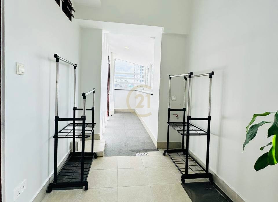 Lovely 3 Bedroom For Rent At Tonle Basac | Family Life Style