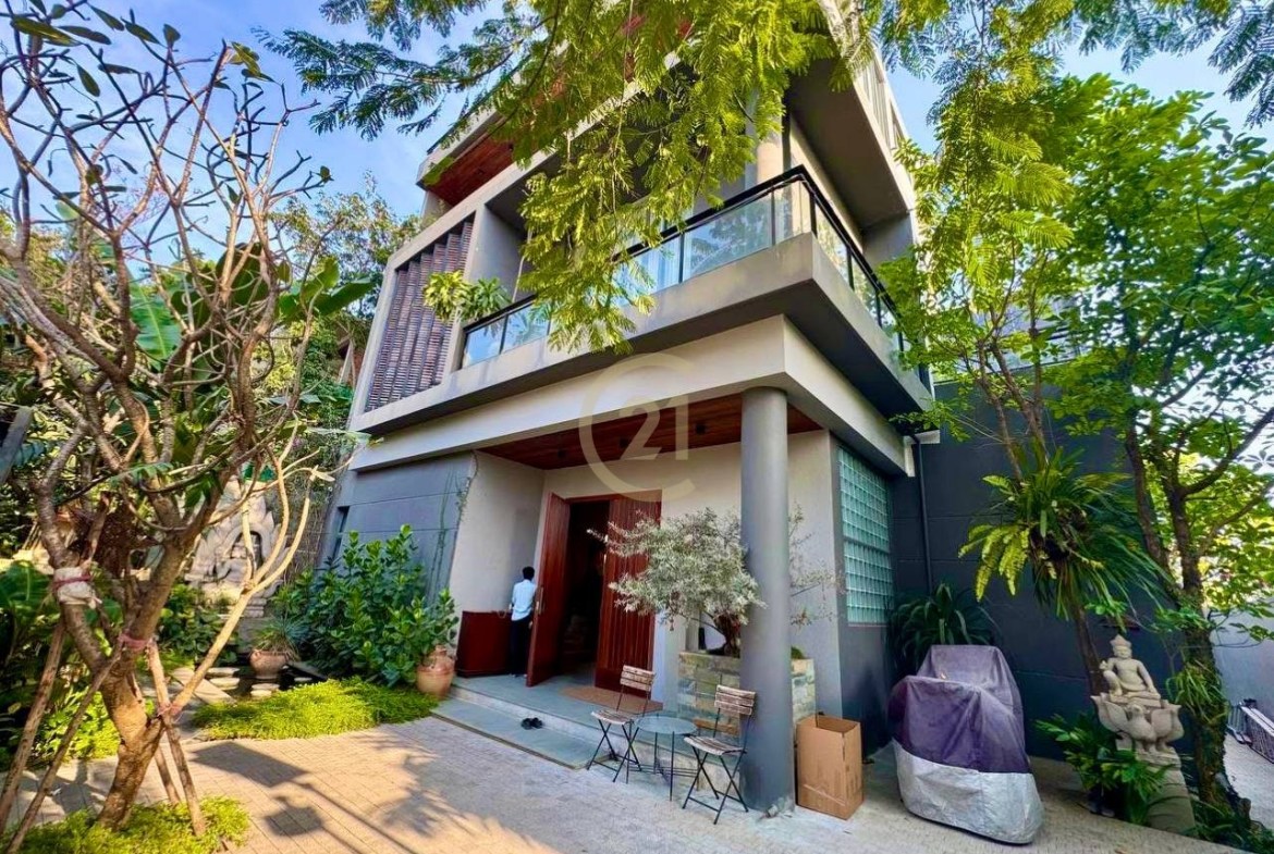 Luxury Modern Villa for Rent in Sen Sok with Swimming Pool