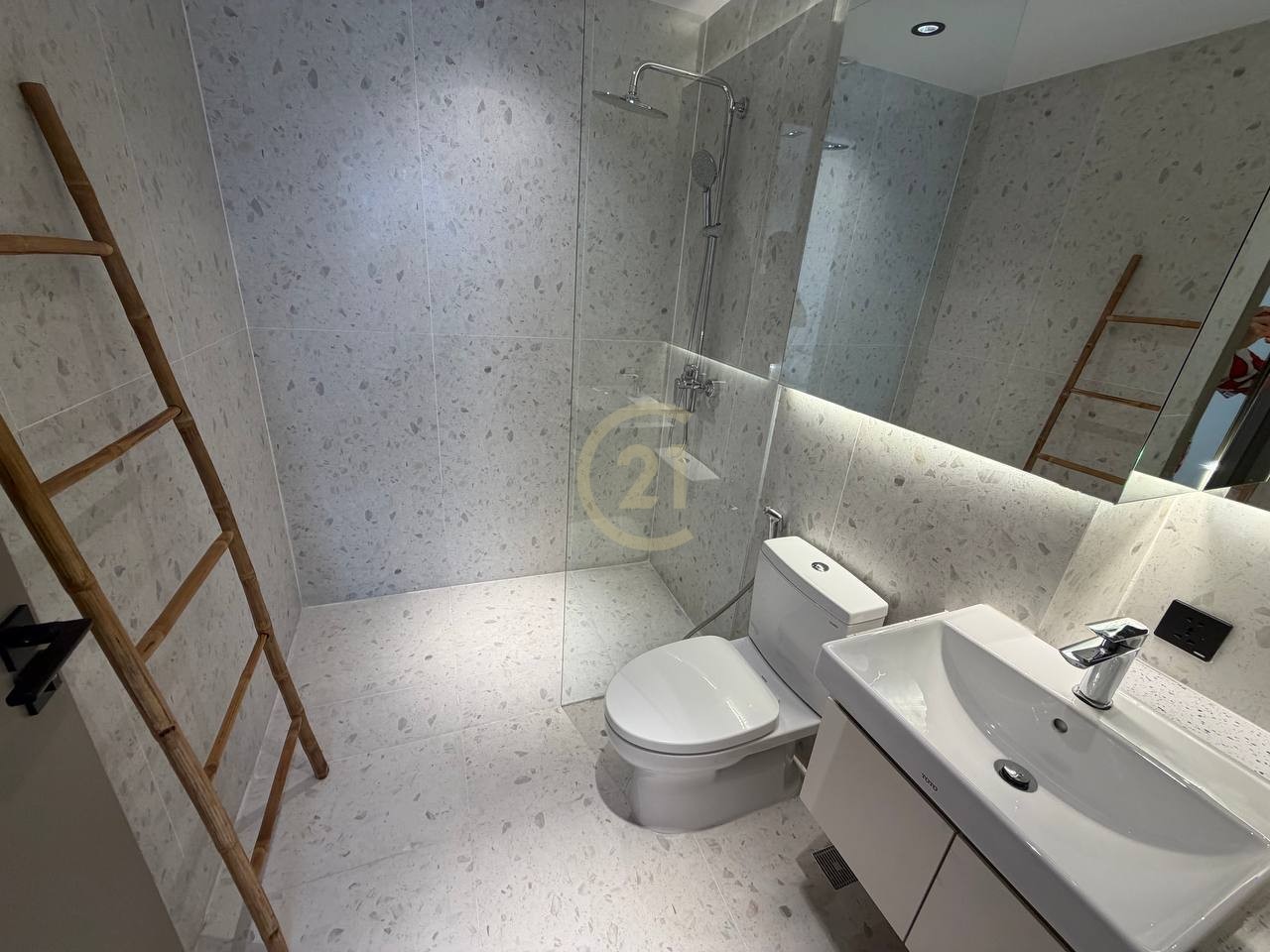 Brand New 2 Bedroom For Rent At Time Square 5
