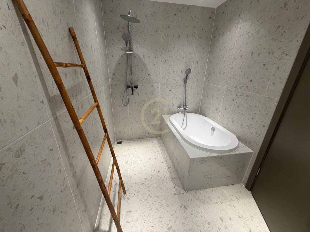 Brand New 2 Bedroom For Rent At Time Square 5