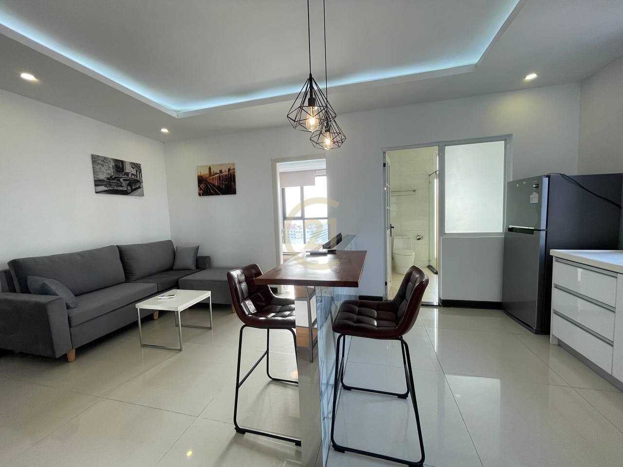 Spacious 1-Bedroom Apartment for Rent in Daun Penh, Wat Phnom