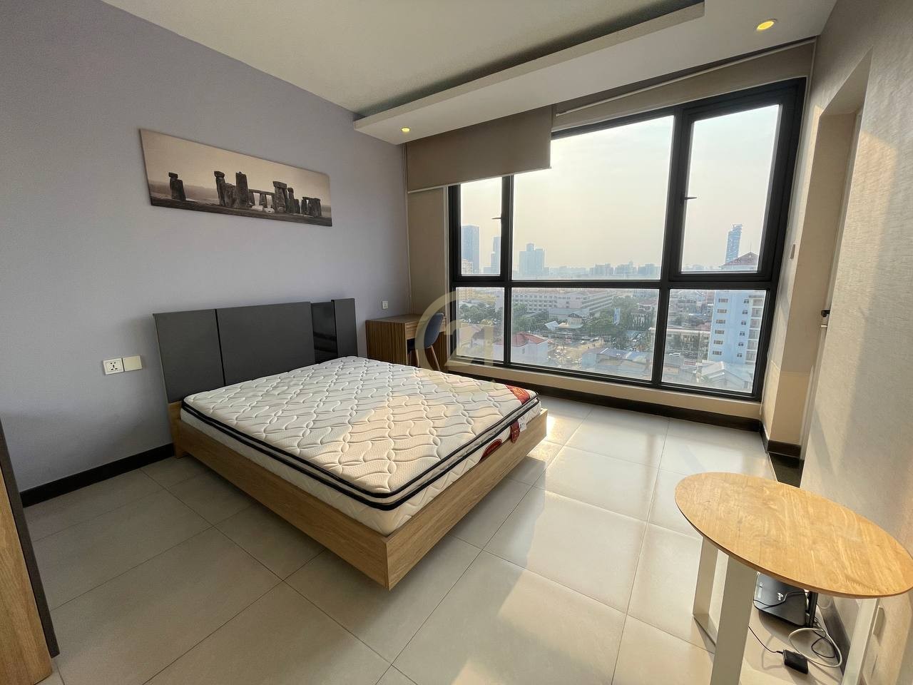 Spacious 1-Bedroom Apartment for Rent in Daun Penh, Wat Phnom