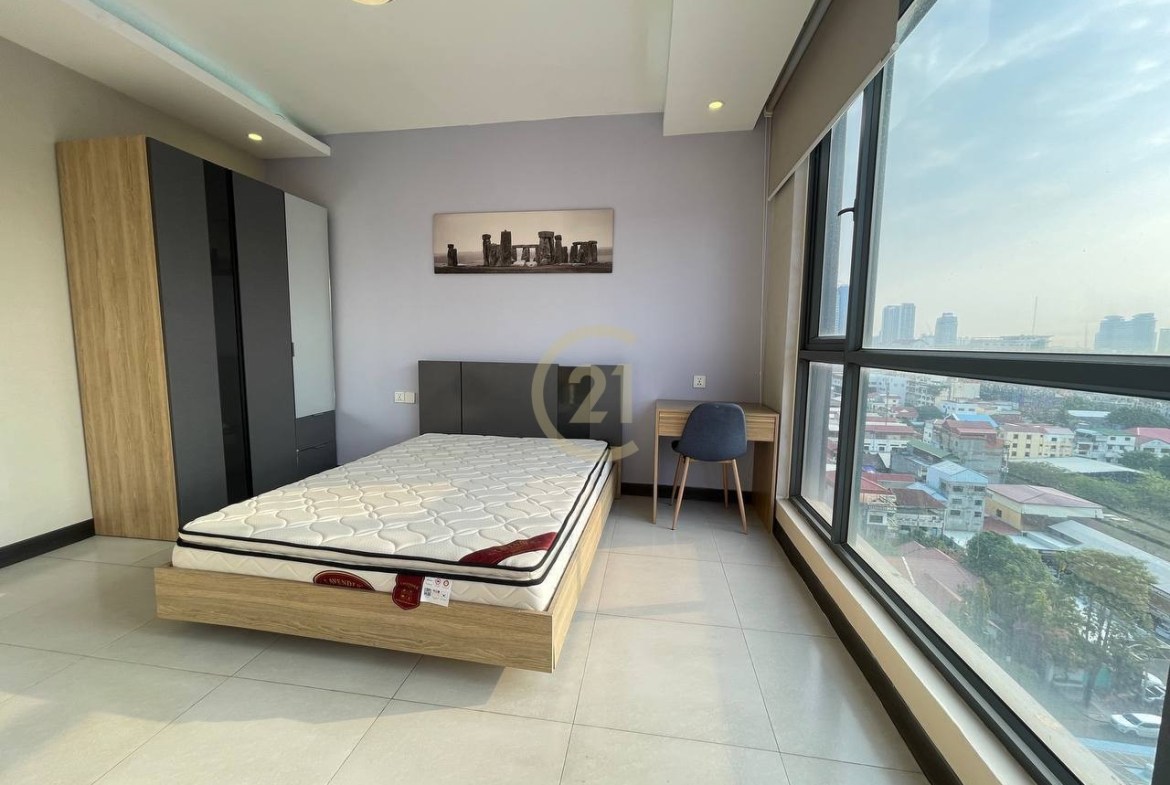 Spacious 1-Bedroom Apartment for Rent in Daun Penh, Wat Phnom