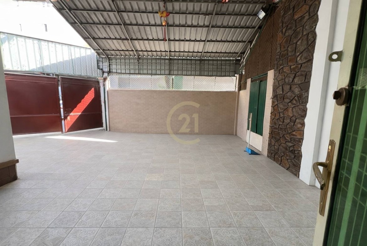 House For Rent At Tonle Basac ( Basac Lane )